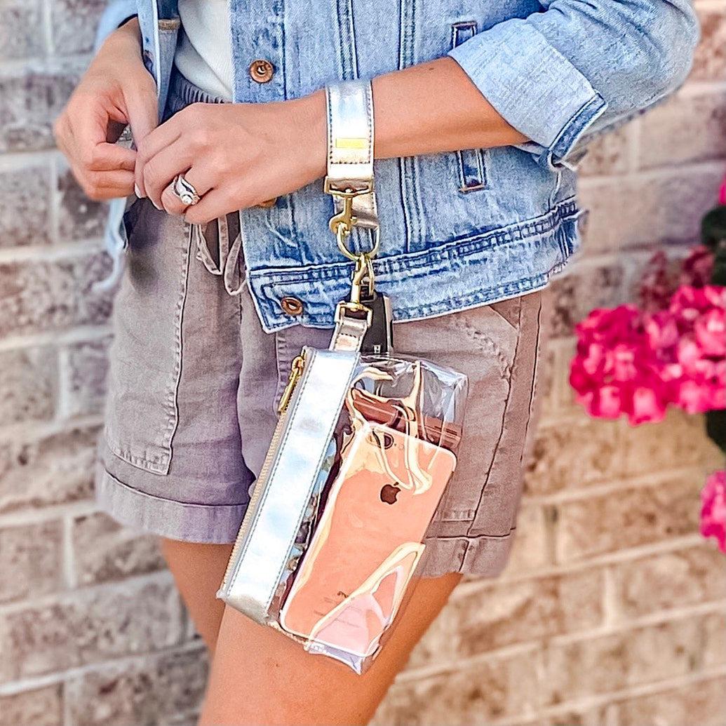 Wristlet clutch Clearance